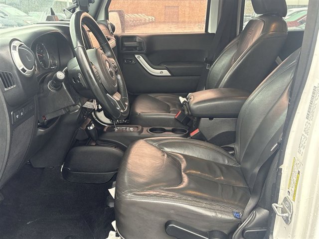 Used 2014 Jeep Wrangler Unlimited Rubicon w/ Dual Top Group image 16