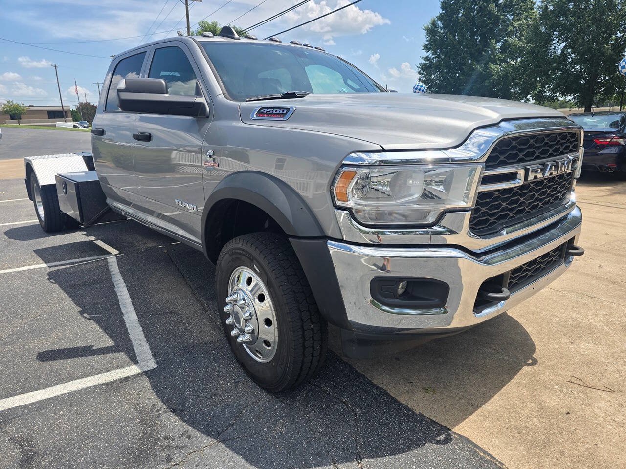 Used 2022 RAM 4500 Tradesman w/ Chrome Appearance Group AWD/4WD image 9