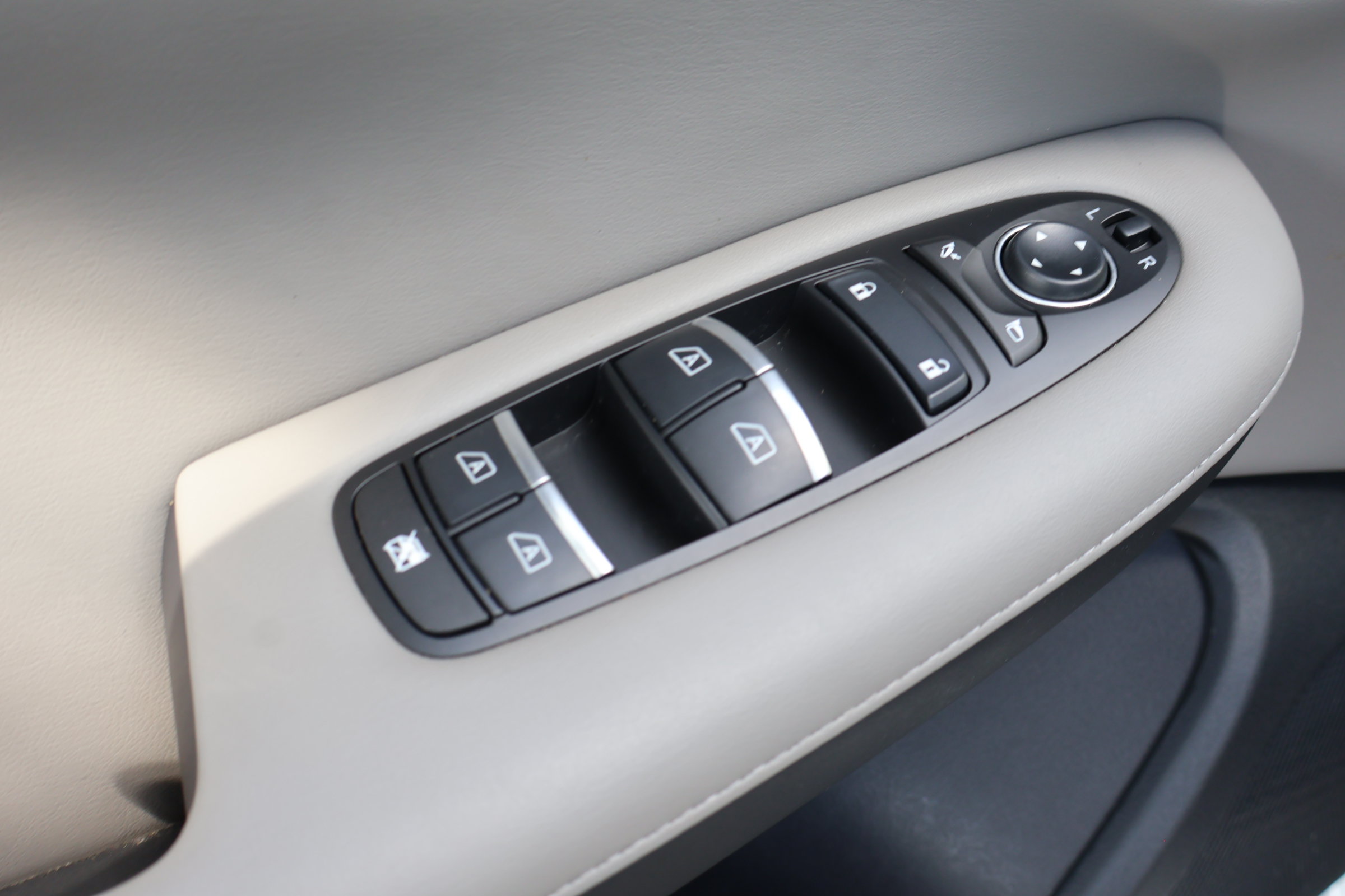 Certified 2023 INFINITI QX50 Luxe FWD image 16