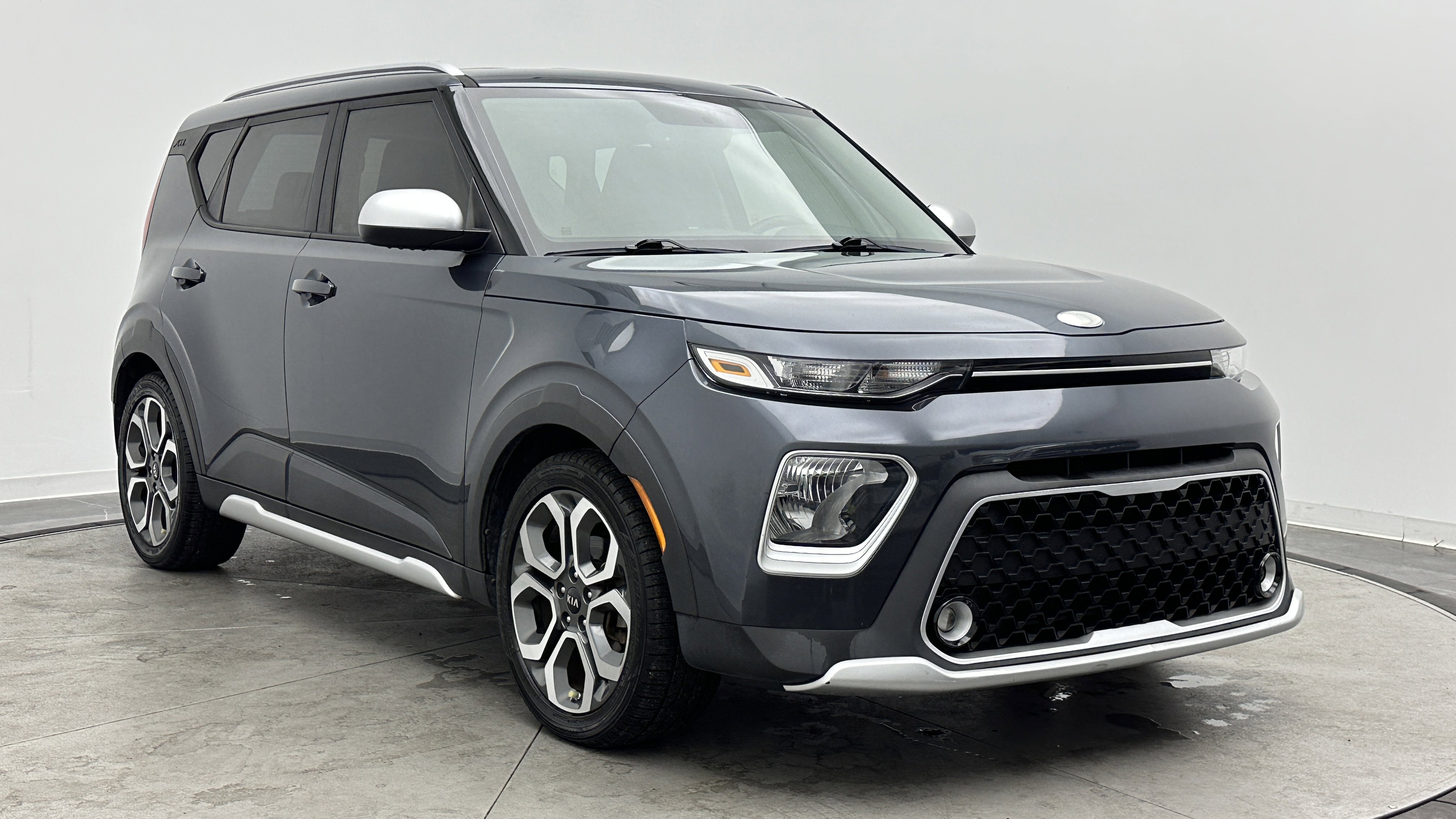 Used 2020 Kia Soul X-Line FWD image 3