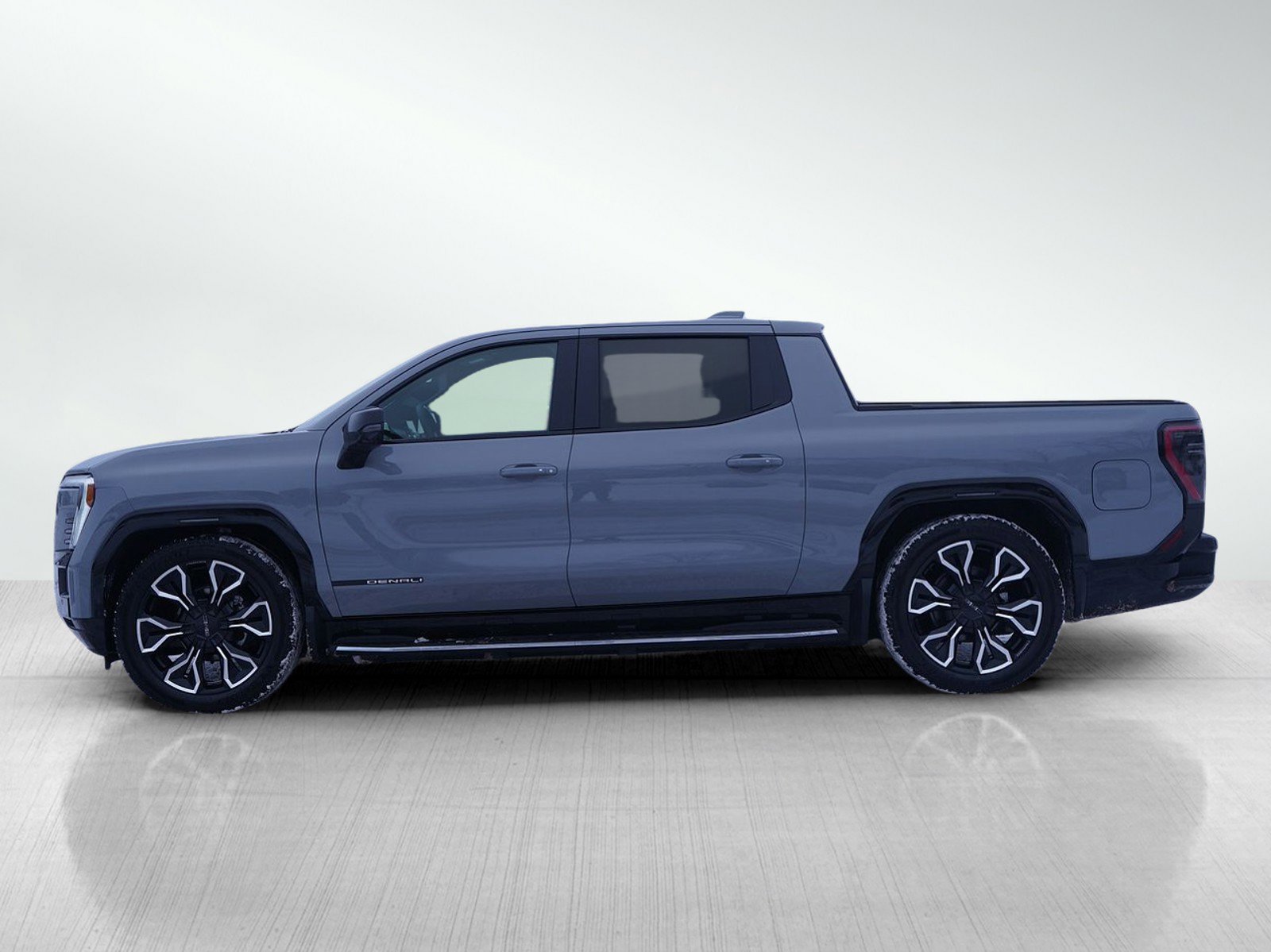 Used 2025 GMC Sierra EV Denali image 2