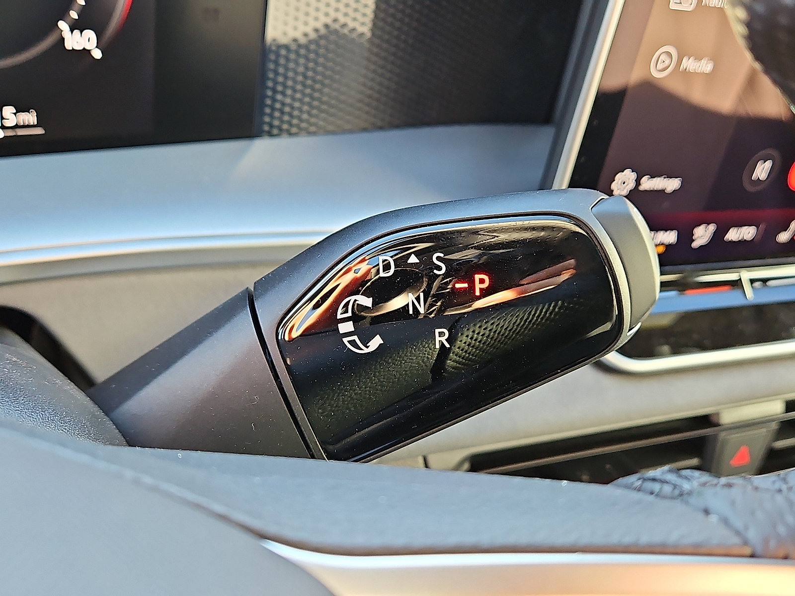 New 2026 Volkswagen Tiguan SE R-Line image 21