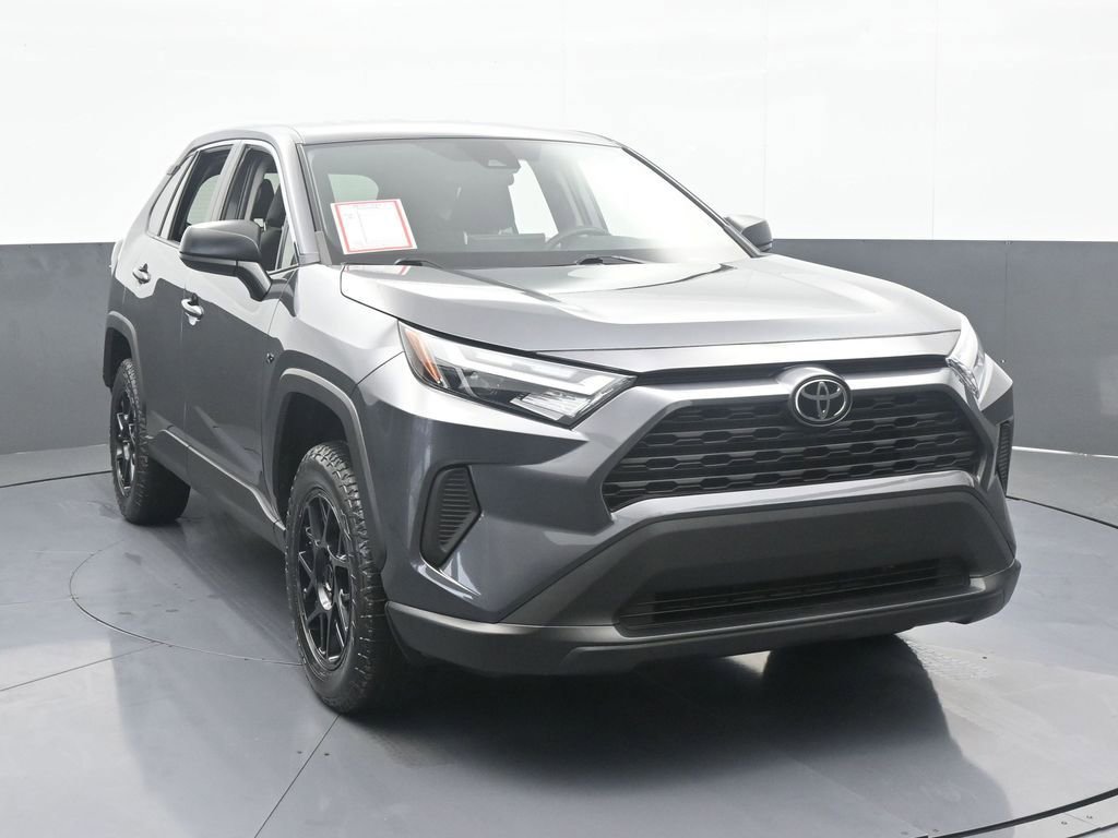 Used 2023 Toyota RAV4 LE image 9