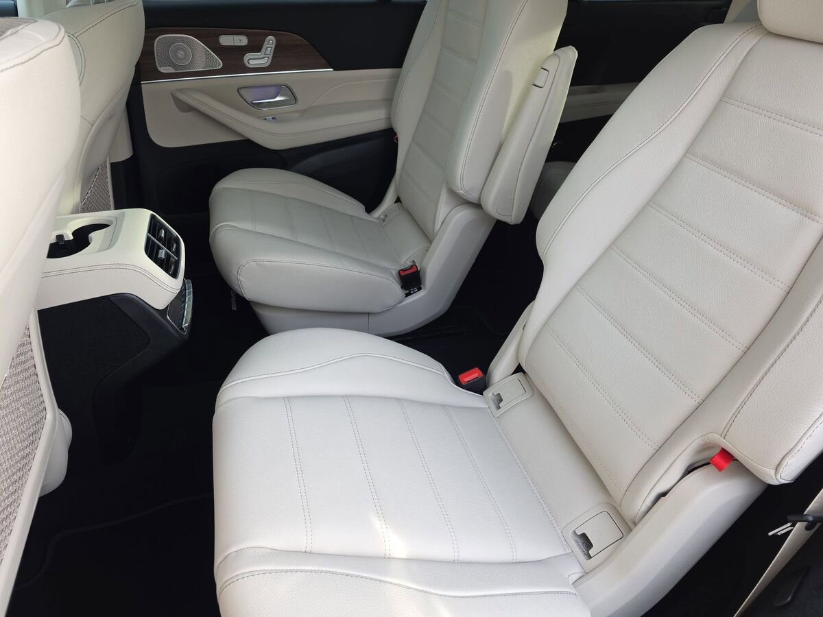 New 2026 Mercedes-Benz GLS 450 4MATIC image 14