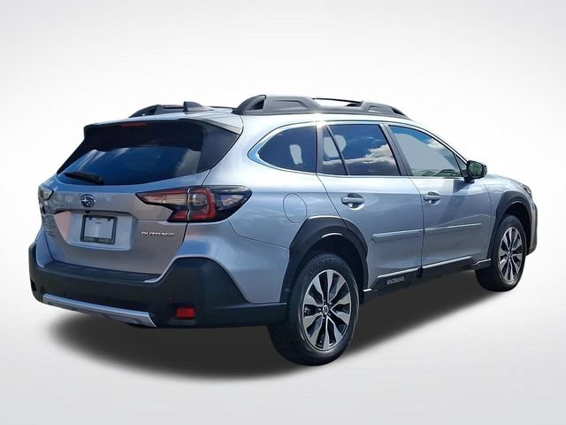 Used 2025 Subaru Outback Limited AWD/4WD image 6