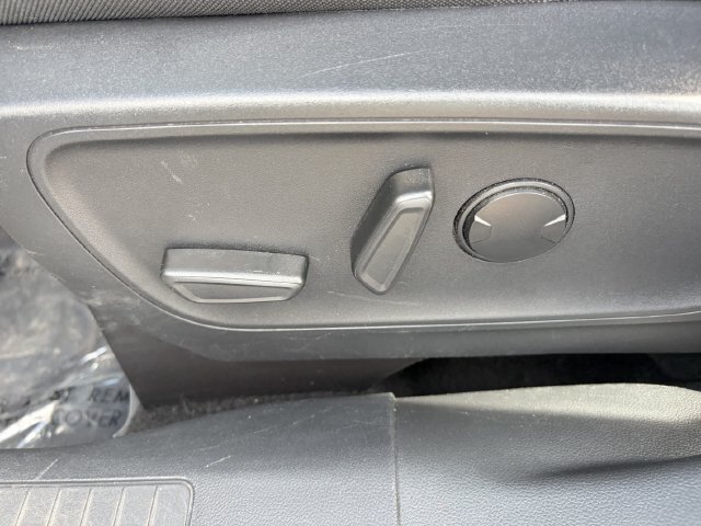 Used 2025 Ford Escape ST-Line Select AWD/4WD image 21
