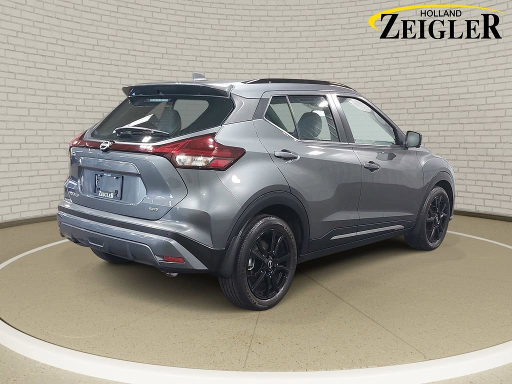 Used 2023 Nissan Kicks SR w/ SR Premium Package FWD image 5