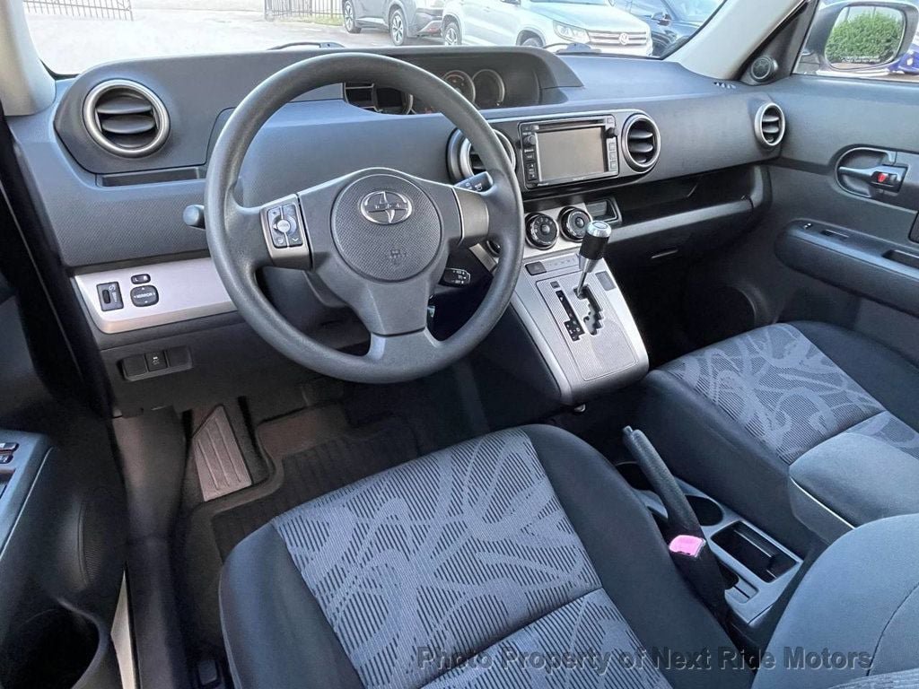 Used 2014 Scion xB FWD image 15