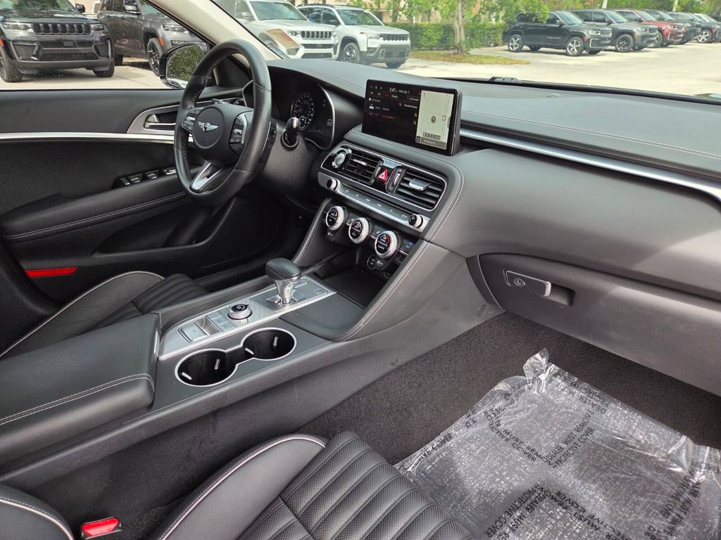 Used 2023 Genesis G70 3.3T image 9