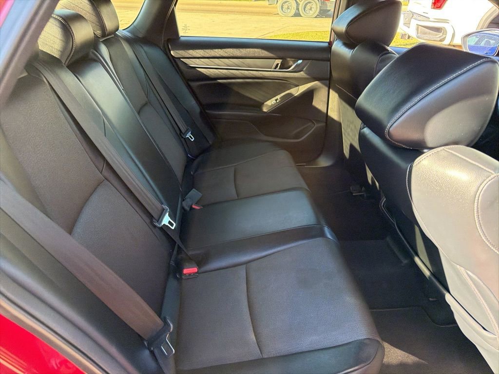 Used 2018 Honda Accord Sport image 17