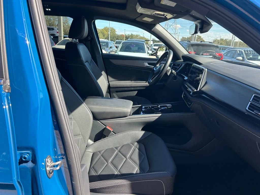 Used 2025 Volkswagen Atlas Cross Sport SE w/ Panoramic Sunroof Package image 36