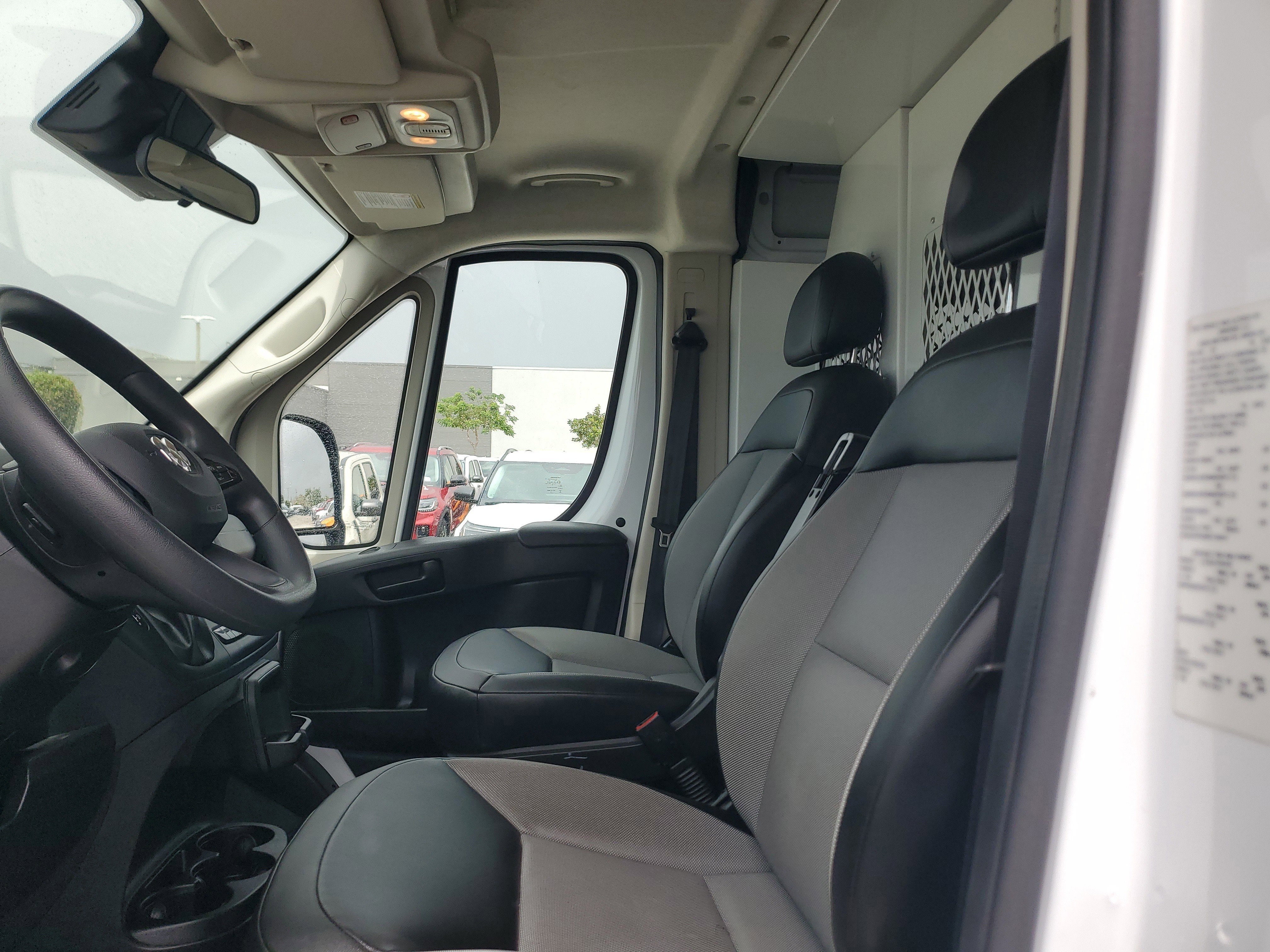 Used 2022 RAM ProMaster 2500 w/ Convenience Group FWD image 11