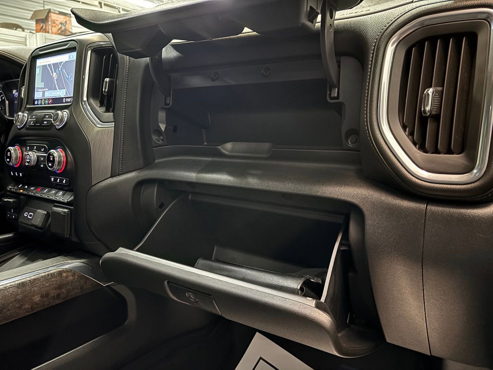 Used 2020 GMC Sierra 3500 Denali w/ Denali Ultimate Package image 31