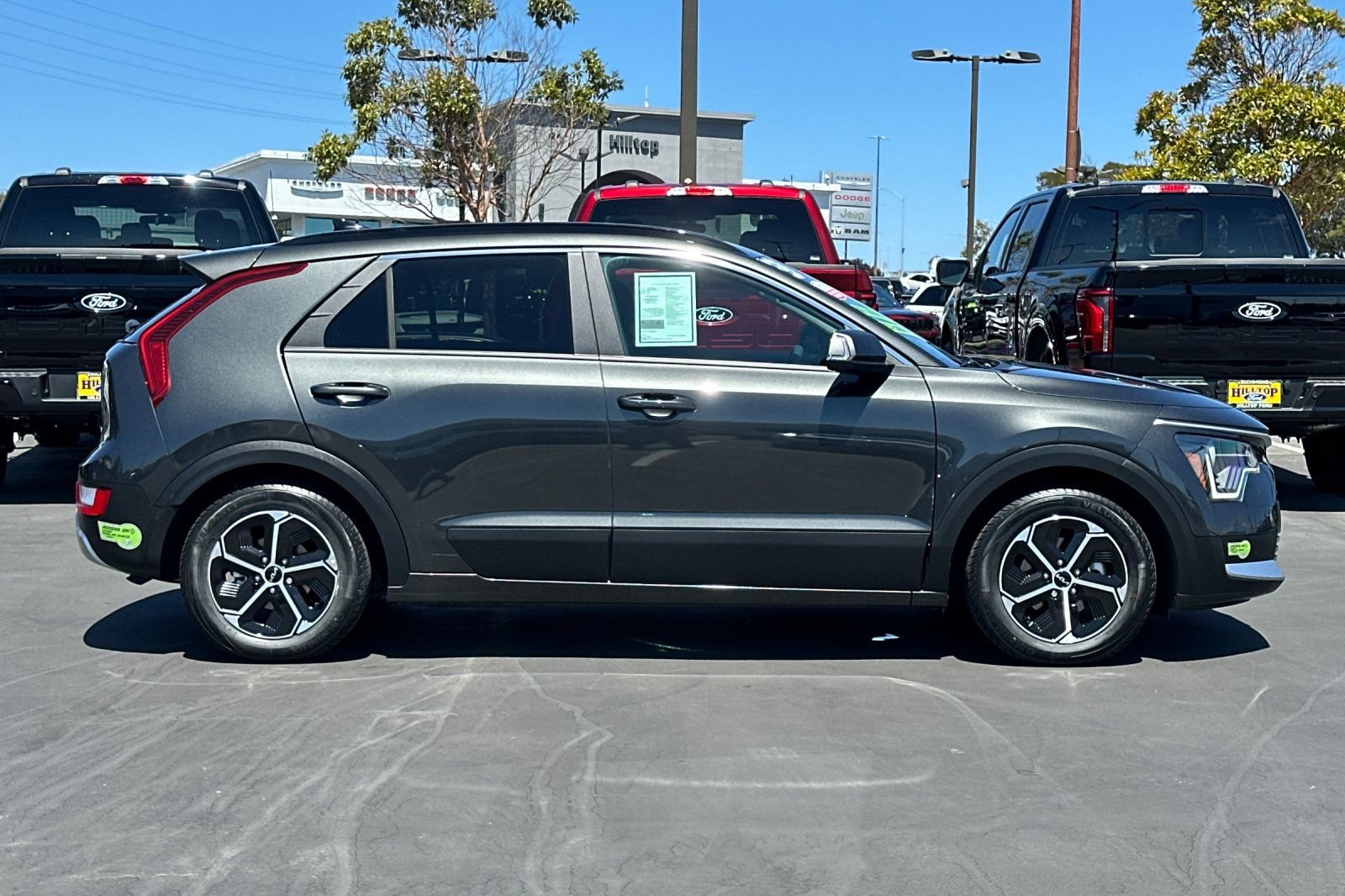 Used 2023 Kia Niro EX FWD image 4