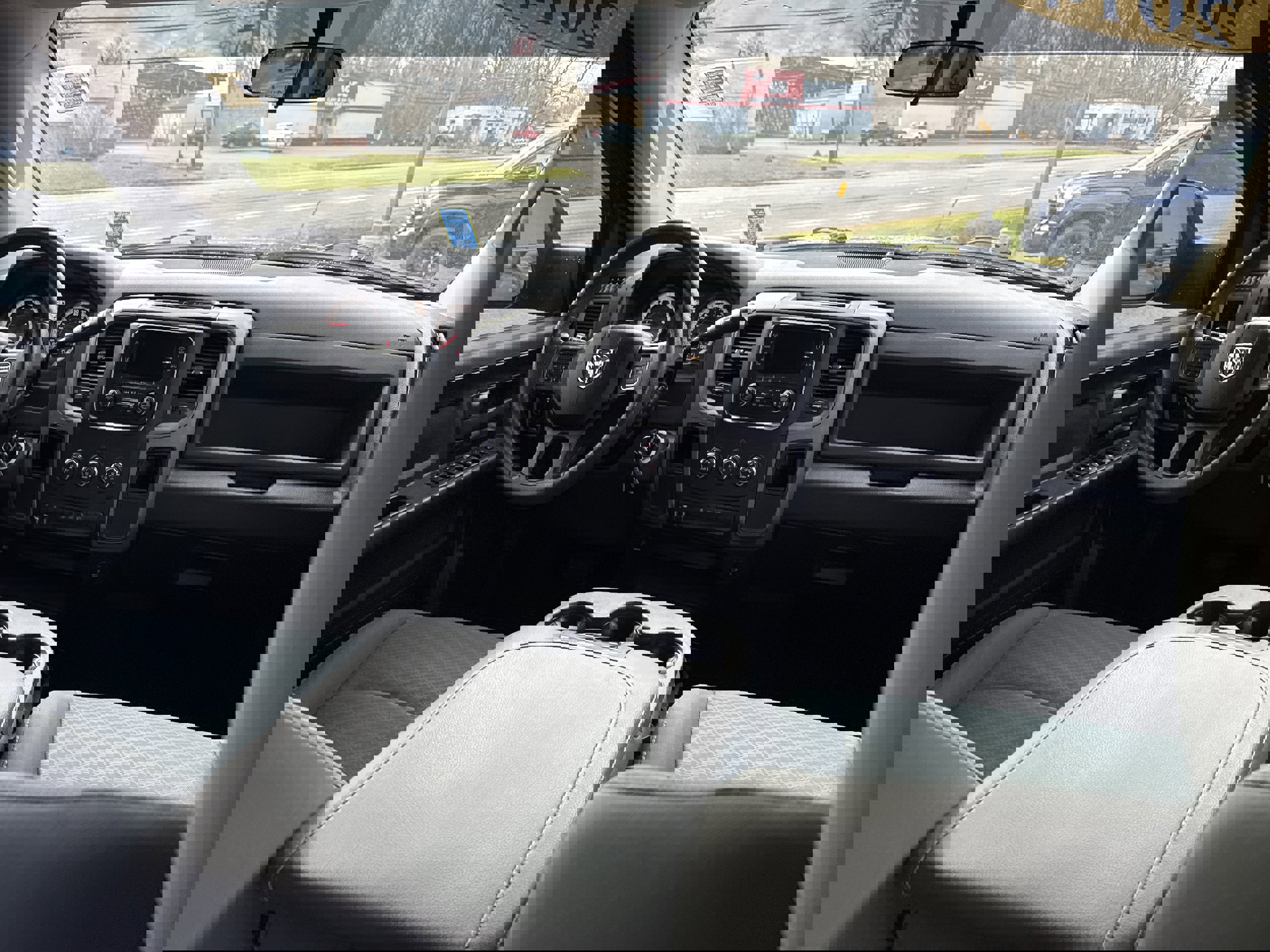 Used 2014 RAM 3500 Tradesman w/ Chrome Appearance Group image 19