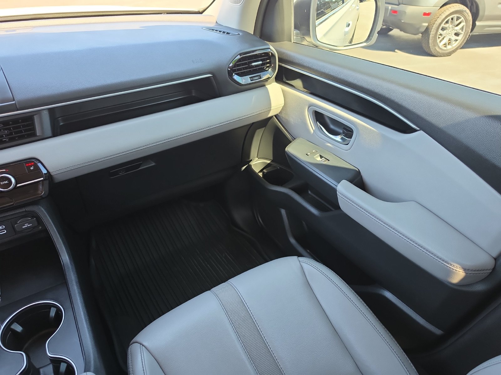Used 2025 Honda Pilot EX-L image 13