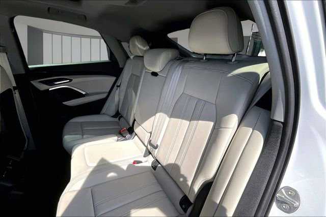 Used 2025 Audi Q5 Premium w/ Convenience Package AWD/4WD image 22