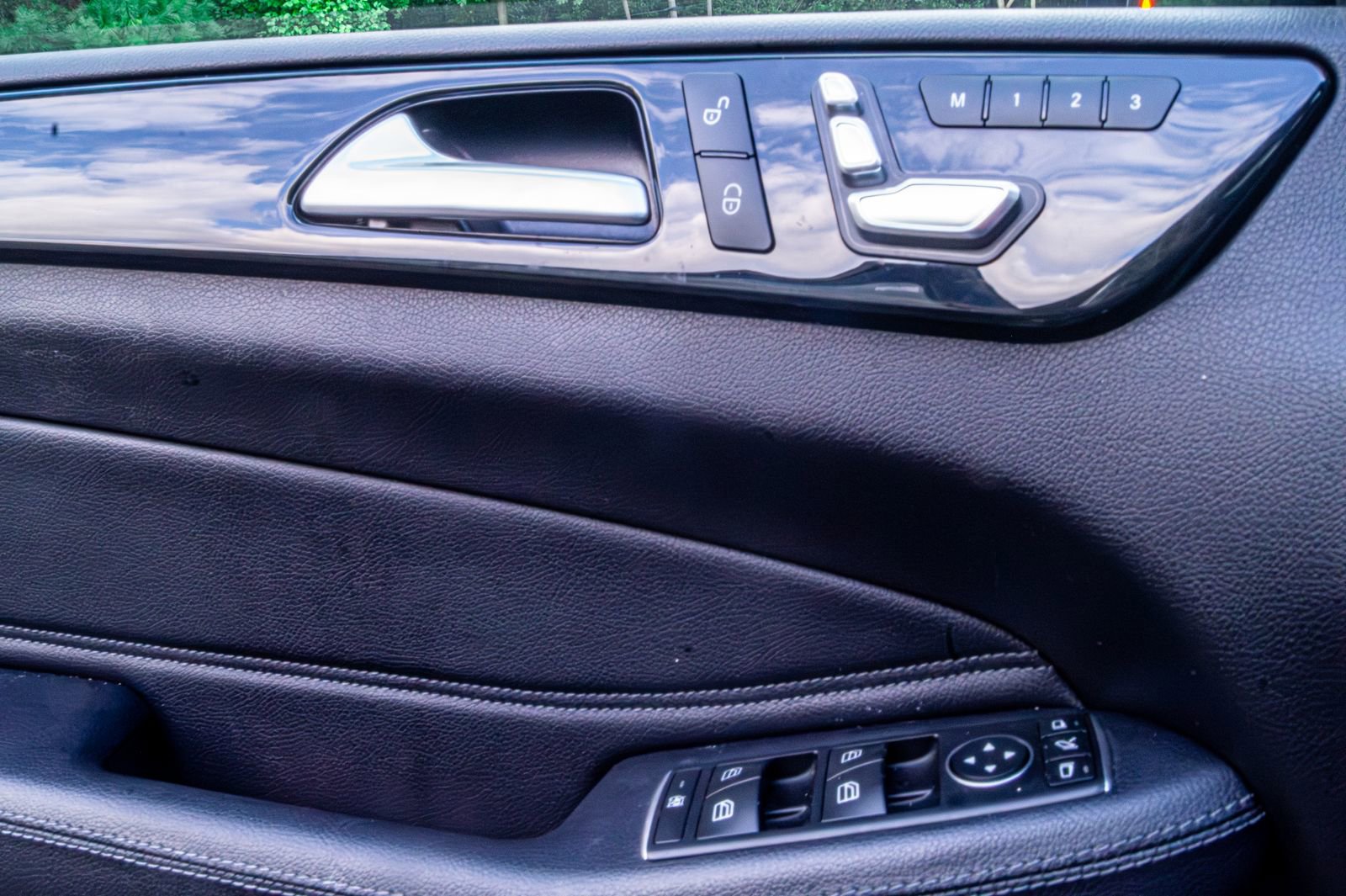 Used 2019 Mercedes-Benz GLE 400 4MATIC image 18