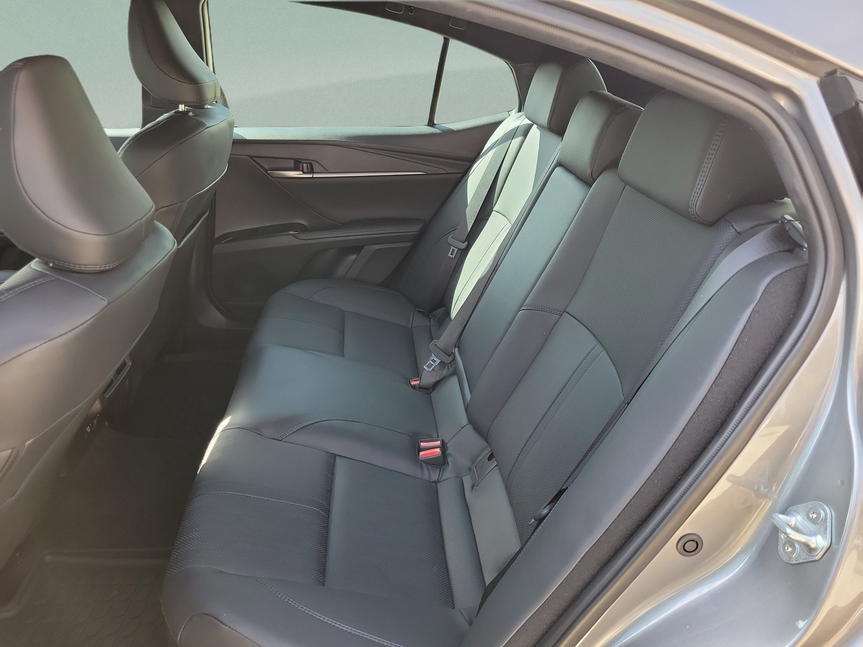 Used 2025 Toyota Camry XSE FWD image 23
