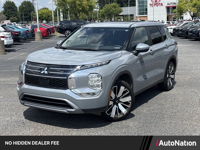 Used 2025 Mitsubishi Outlander SE