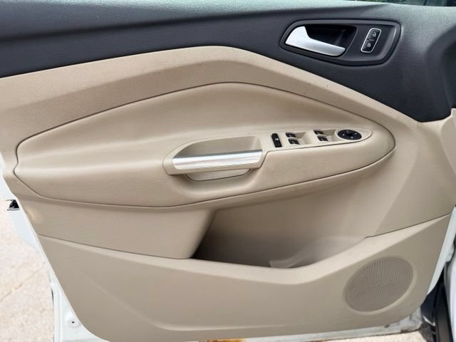 Used 2016 Ford Escape SE FWD image 15