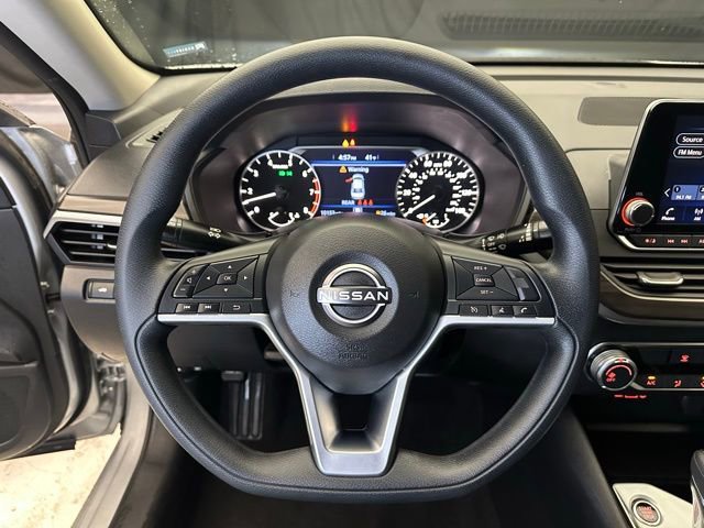 Used 2024 Nissan Altima 2.5 SV FWD image 25
