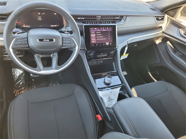 New 2025 Jeep Grand Cherokee Laredo w/ MOPAR Finishing Package image 9