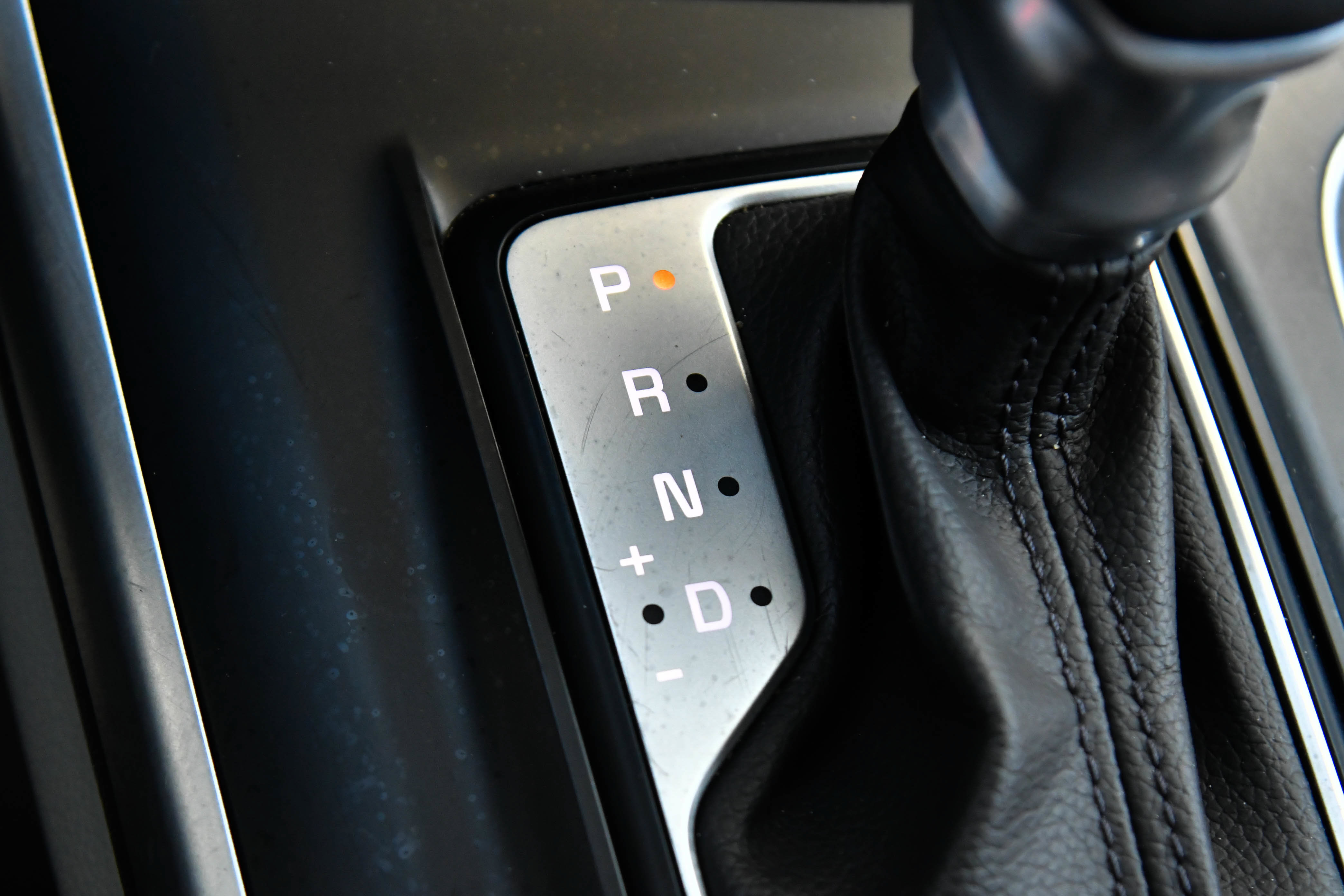 Used 2023 Kia Carnival LX FWD image 26