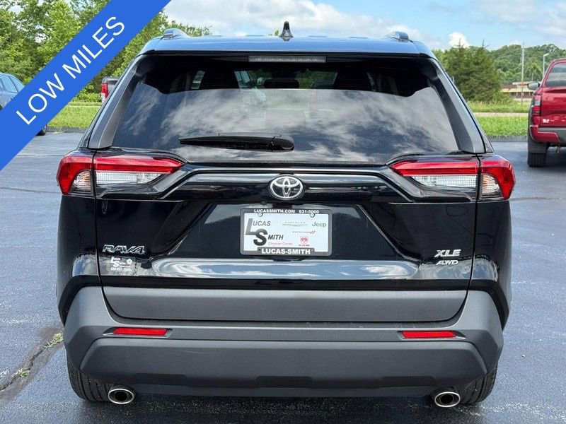 Used 2023 Toyota RAV4 XLE w/ Convenience Package image 5