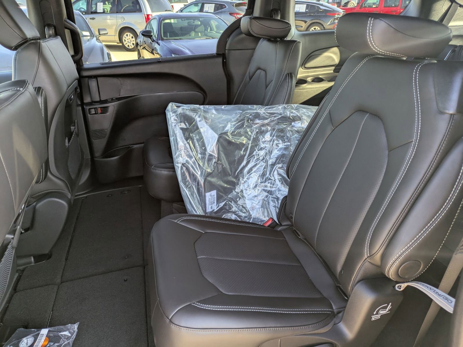 New 2026 Chrysler Pacifica Select FWD image 13