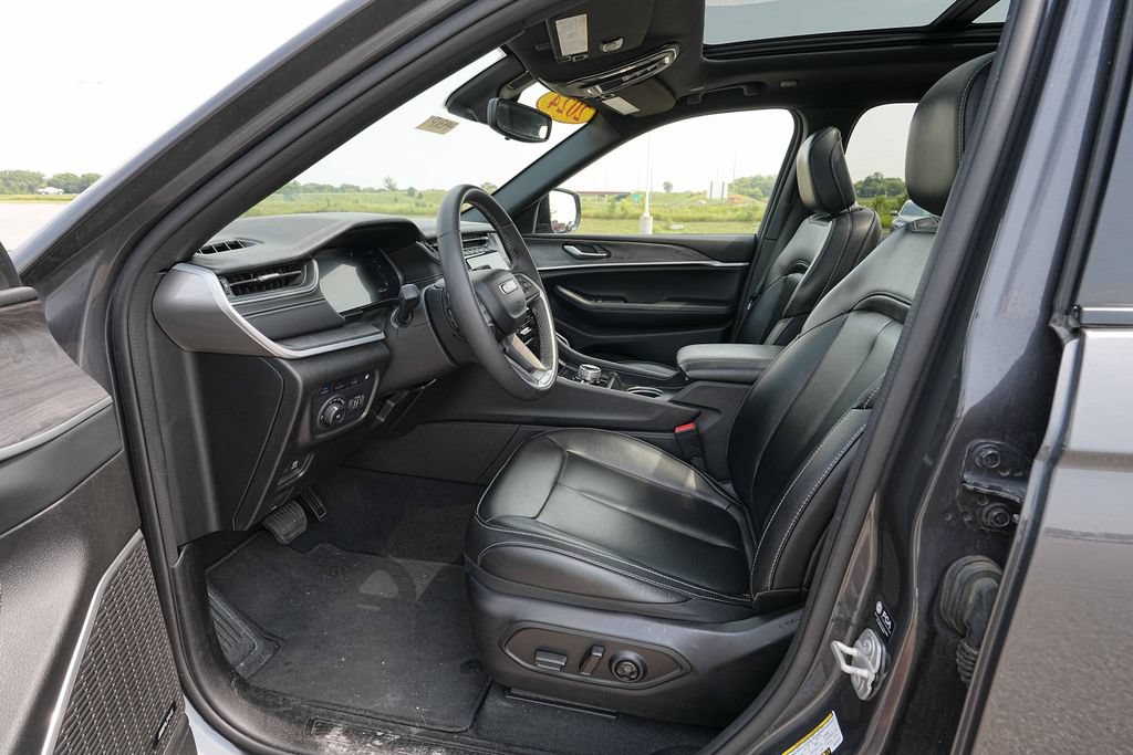 Used 2024 Jeep Grand Cherokee Limited 4xe AWD/4WD image 16