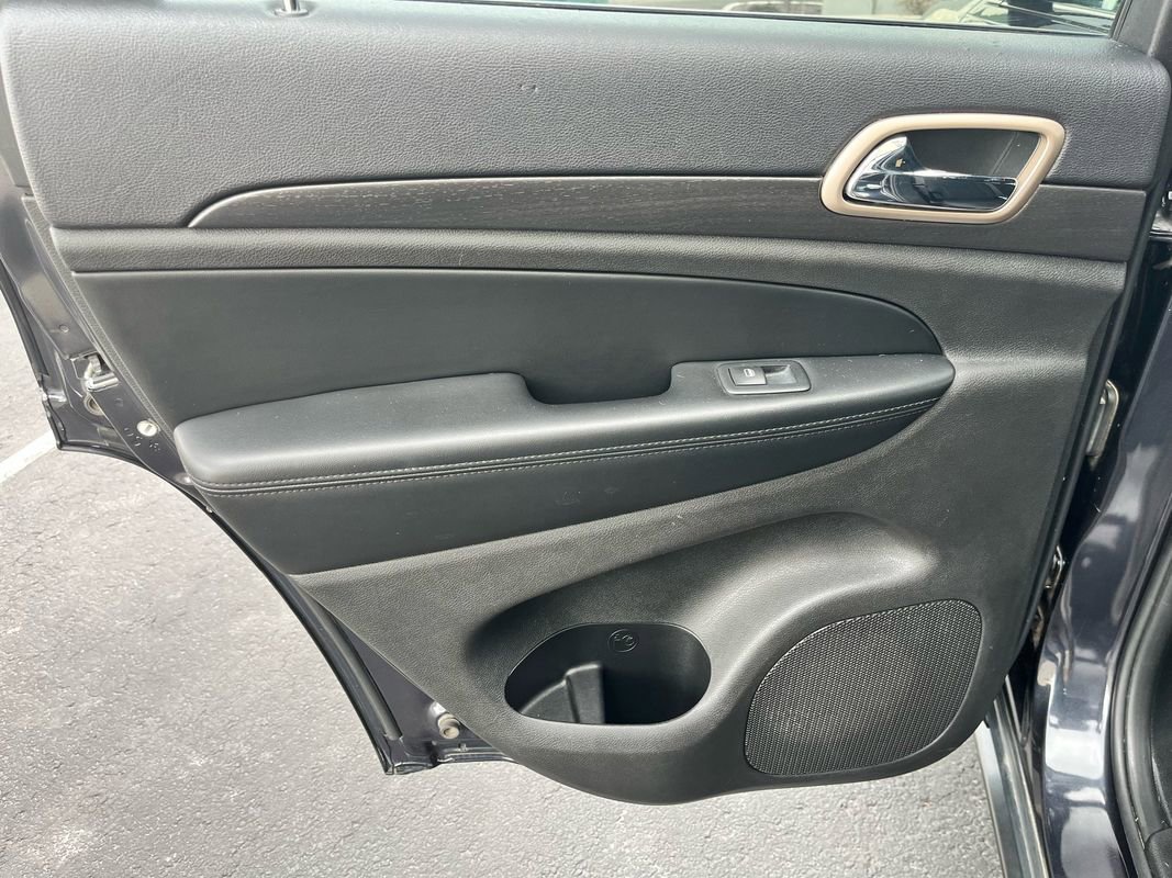 Used 2015 Jeep Grand Cherokee Laredo w/ Quick Order Package 23E image 16