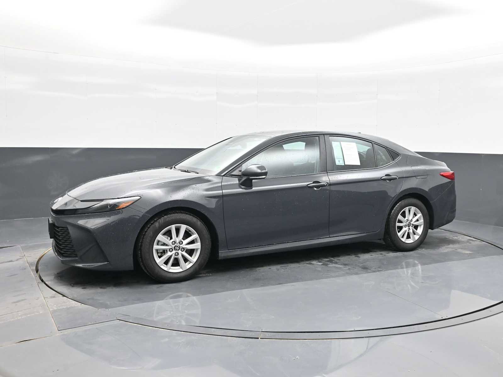 Used 2025 Toyota Camry LE image 2