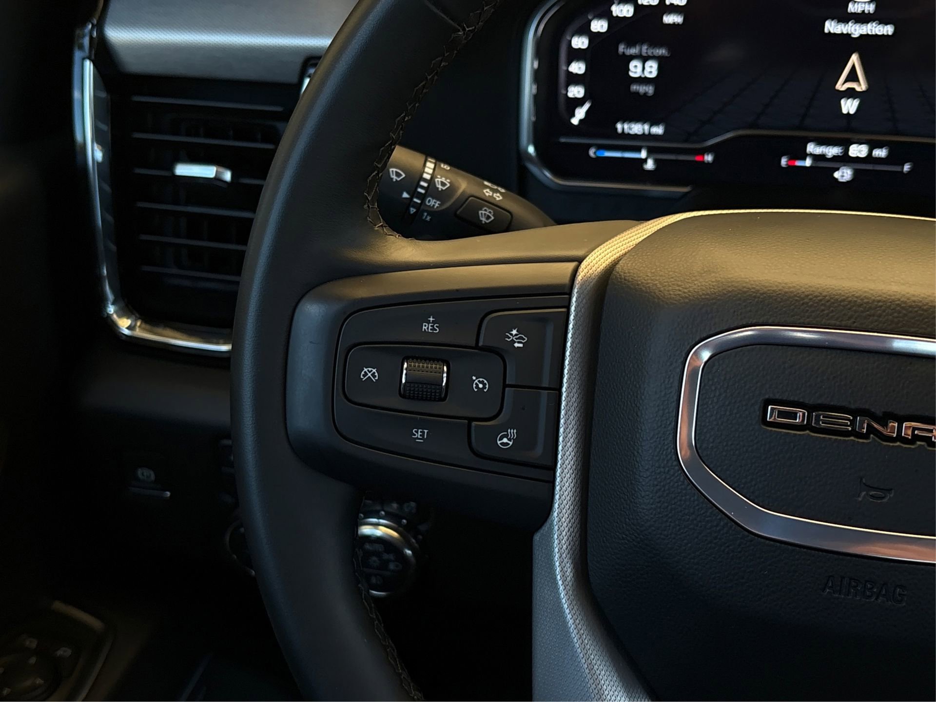 Used 2024 GMC Sierra 2500 Denali w/ Denali Reserve Package image 27