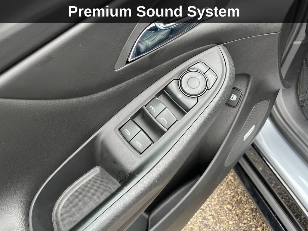Used 2018 Chevrolet Volt Premier w/ Driver Confidence Package FWD image 15