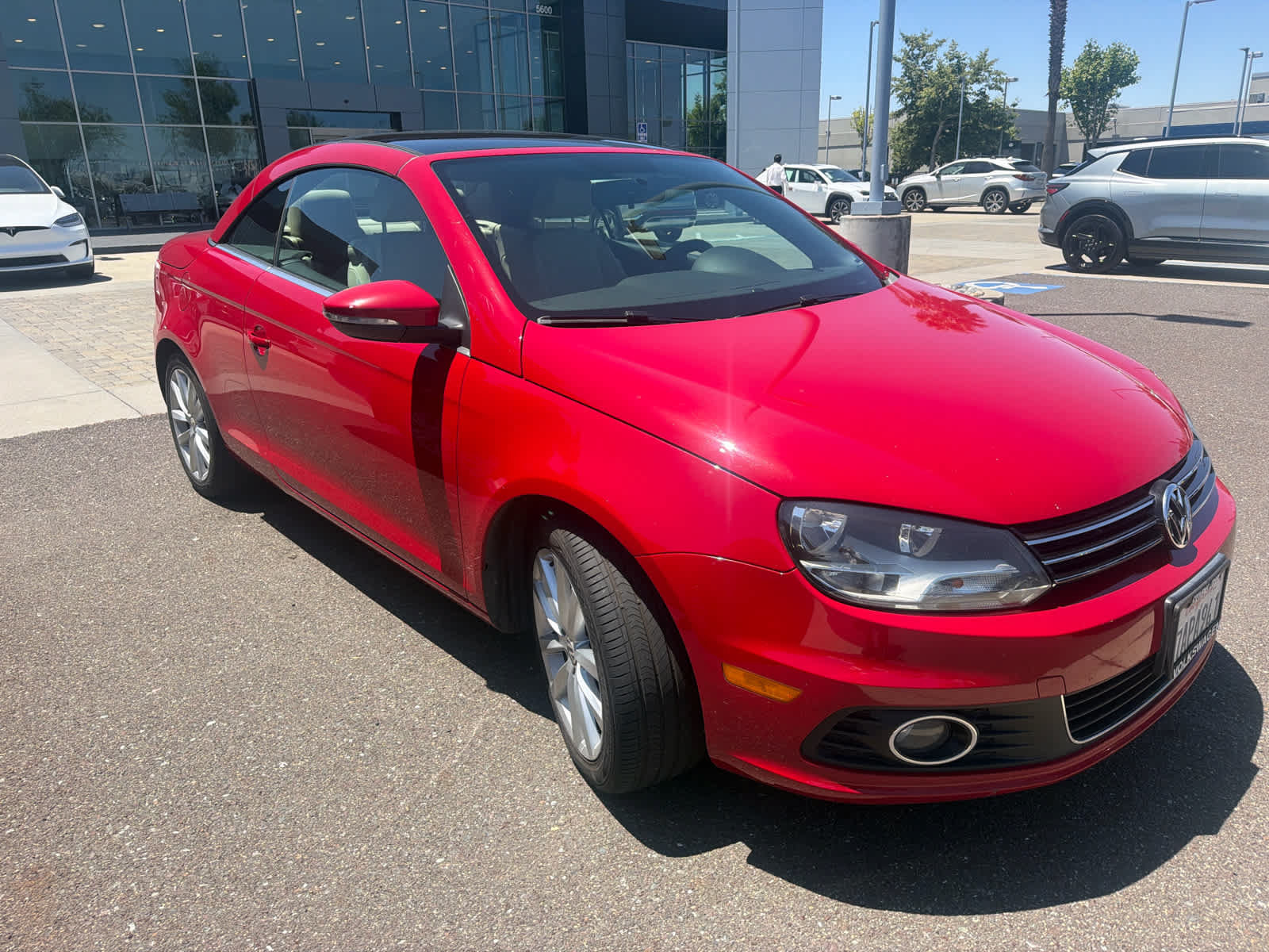 Used 2013 Volkswagen Eos FWD image 3