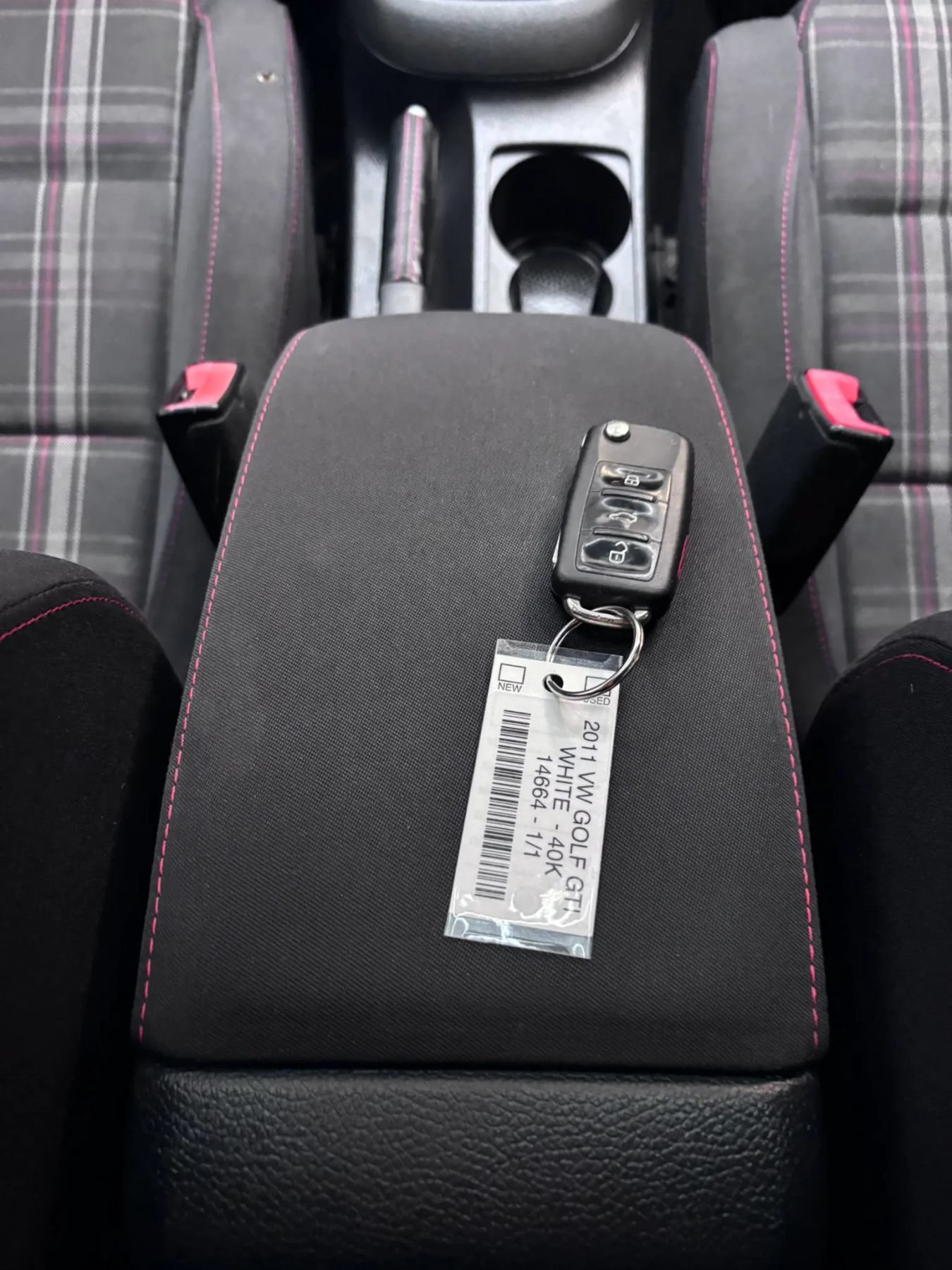 Used 2011 Volkswagen Golf 2-Door FWD image 18