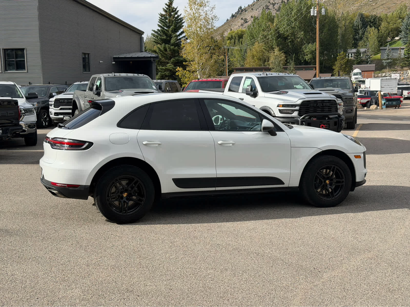 Used 2019 Porsche Macan AWD/4WD image 8