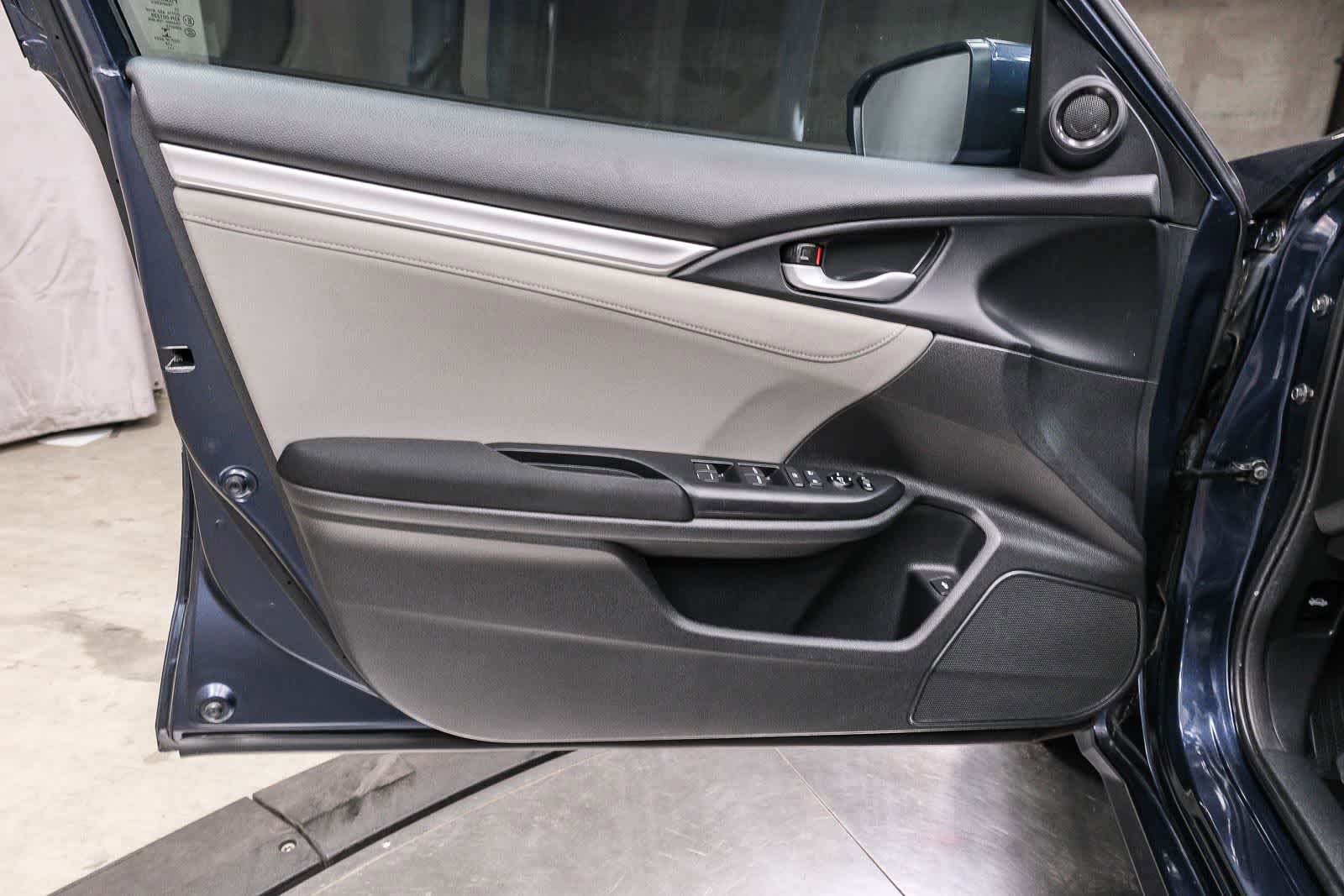 Used 2019 Honda Civic EX image 25