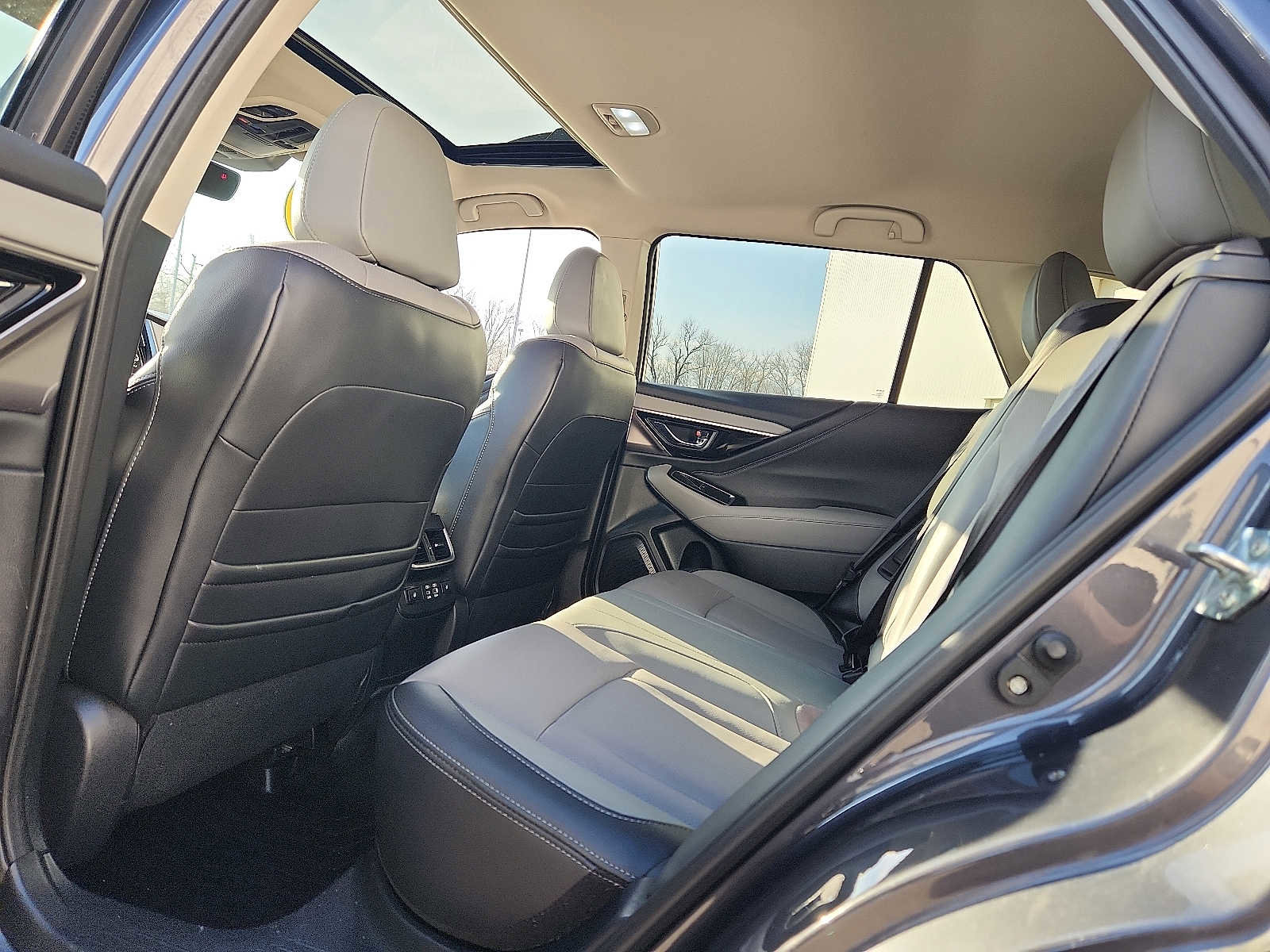 Used 2023 Subaru Outback Limited image 10