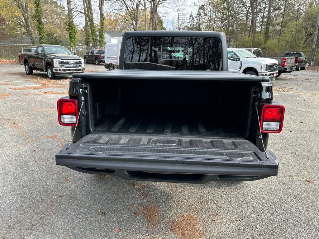 Used 2022 Jeep Gladiator Willys image 30