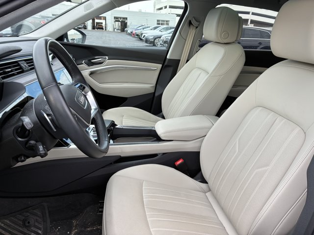 Used 2024 Audi Q8 e-tron Premium Plus w/ Premium Plus Package AWD/4WD image 12