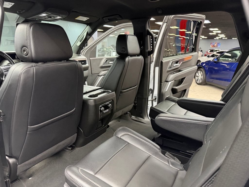 Used 2025 GMC Yukon Denali AWD/4WD image 40
