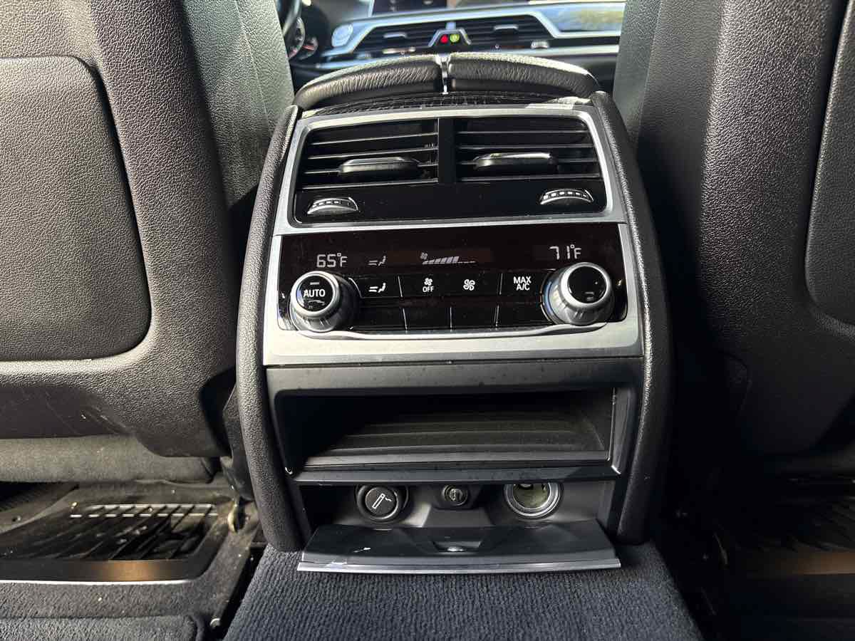 Used 2019 BMW 740i w/ M Sport Package RWD image 14