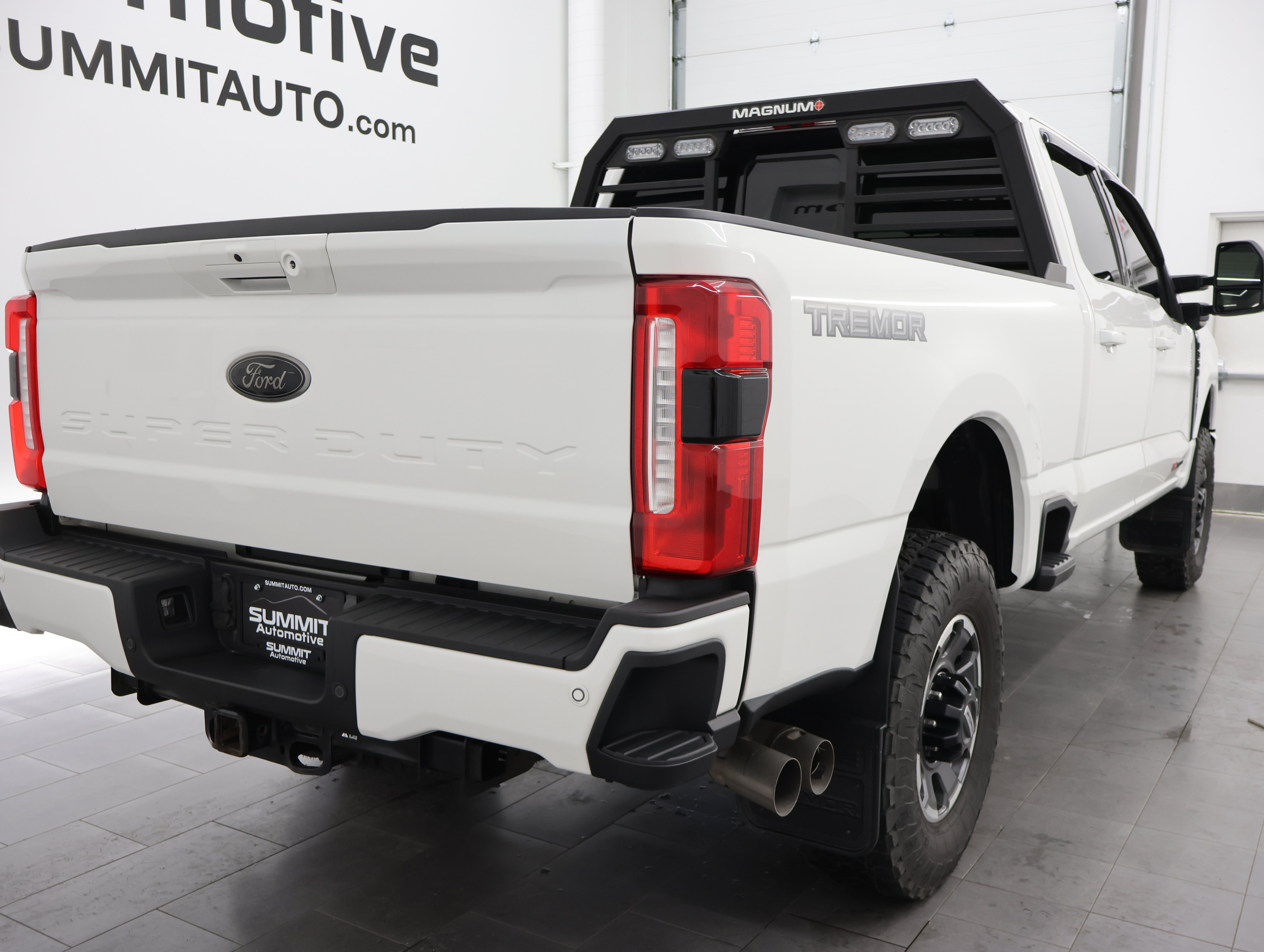 Used 2024 Ford F350 Lariat w/ Lariat Ultimate Package AWD/4WD image 4
