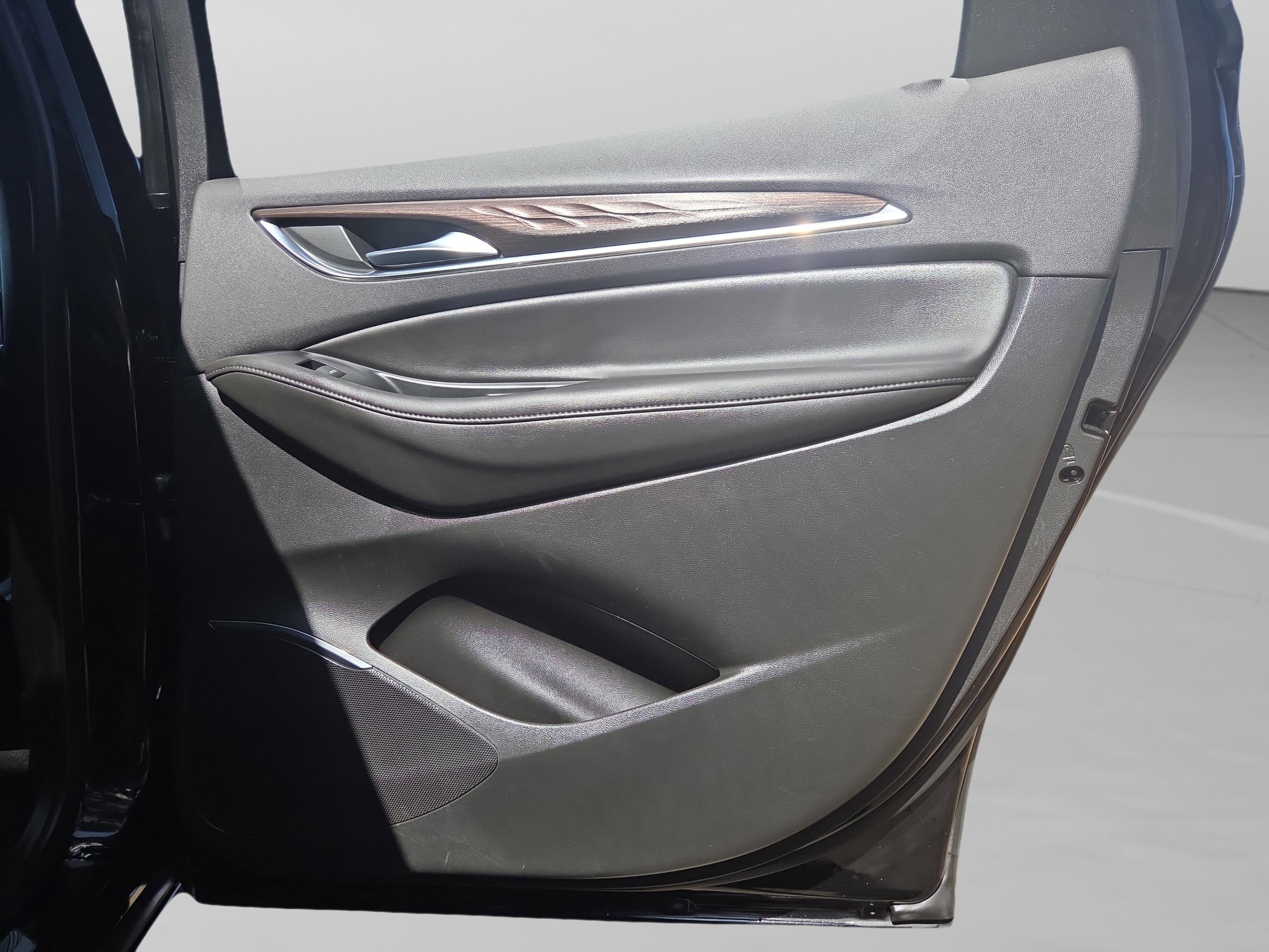 Used 2022 Buick Enclave Avenir w/ Avenir Technology Package image 41