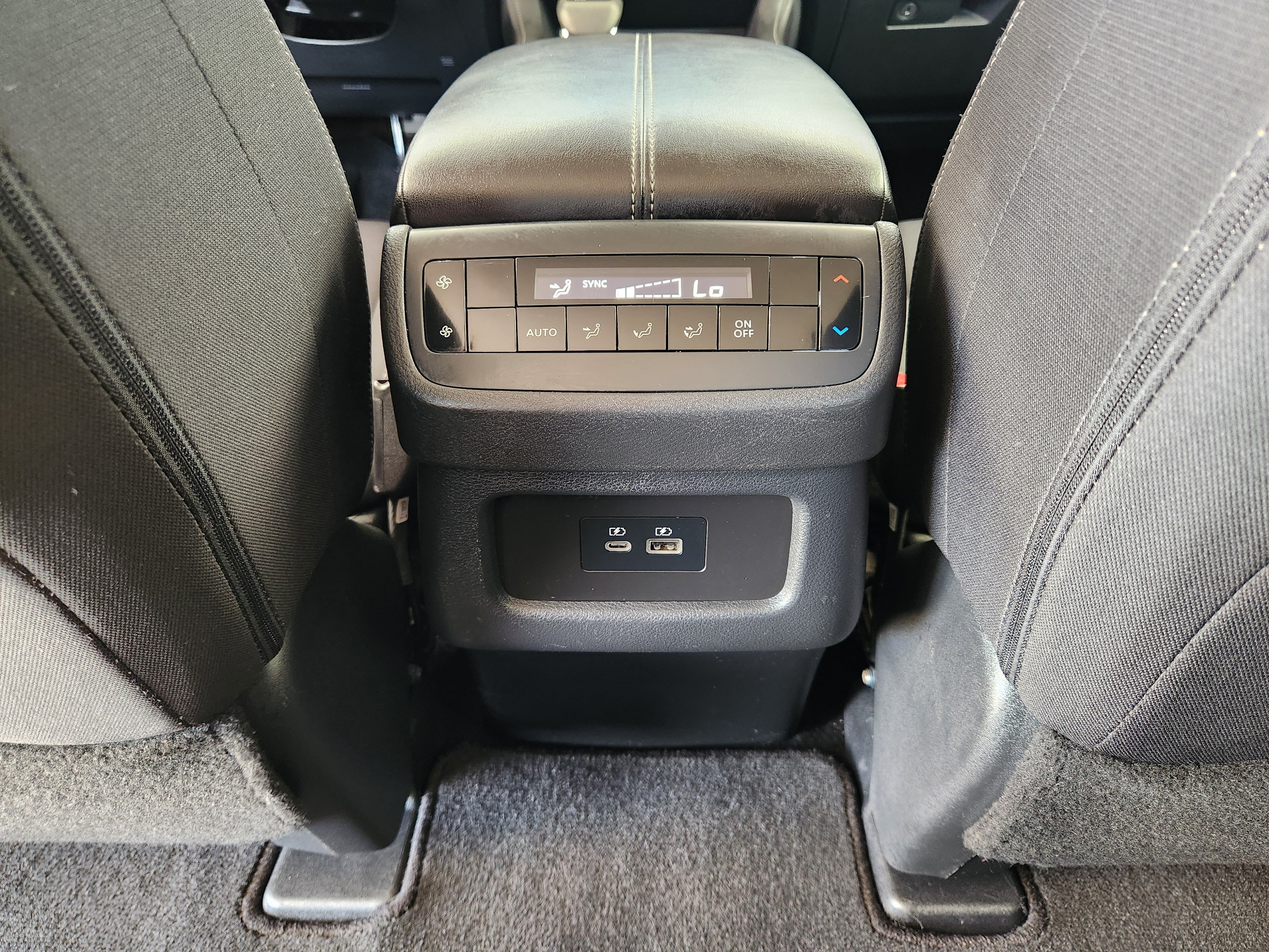 Used 2025 Nissan Pathfinder SV AWD/4WD image 31