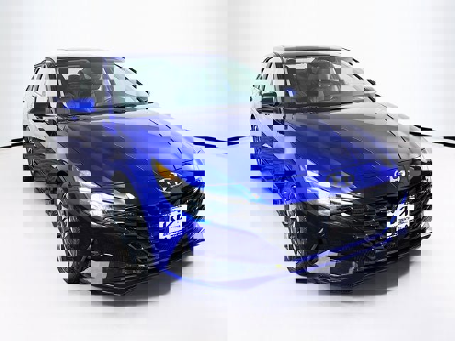 Used 2023 Hyundai Elantra Limited image 3