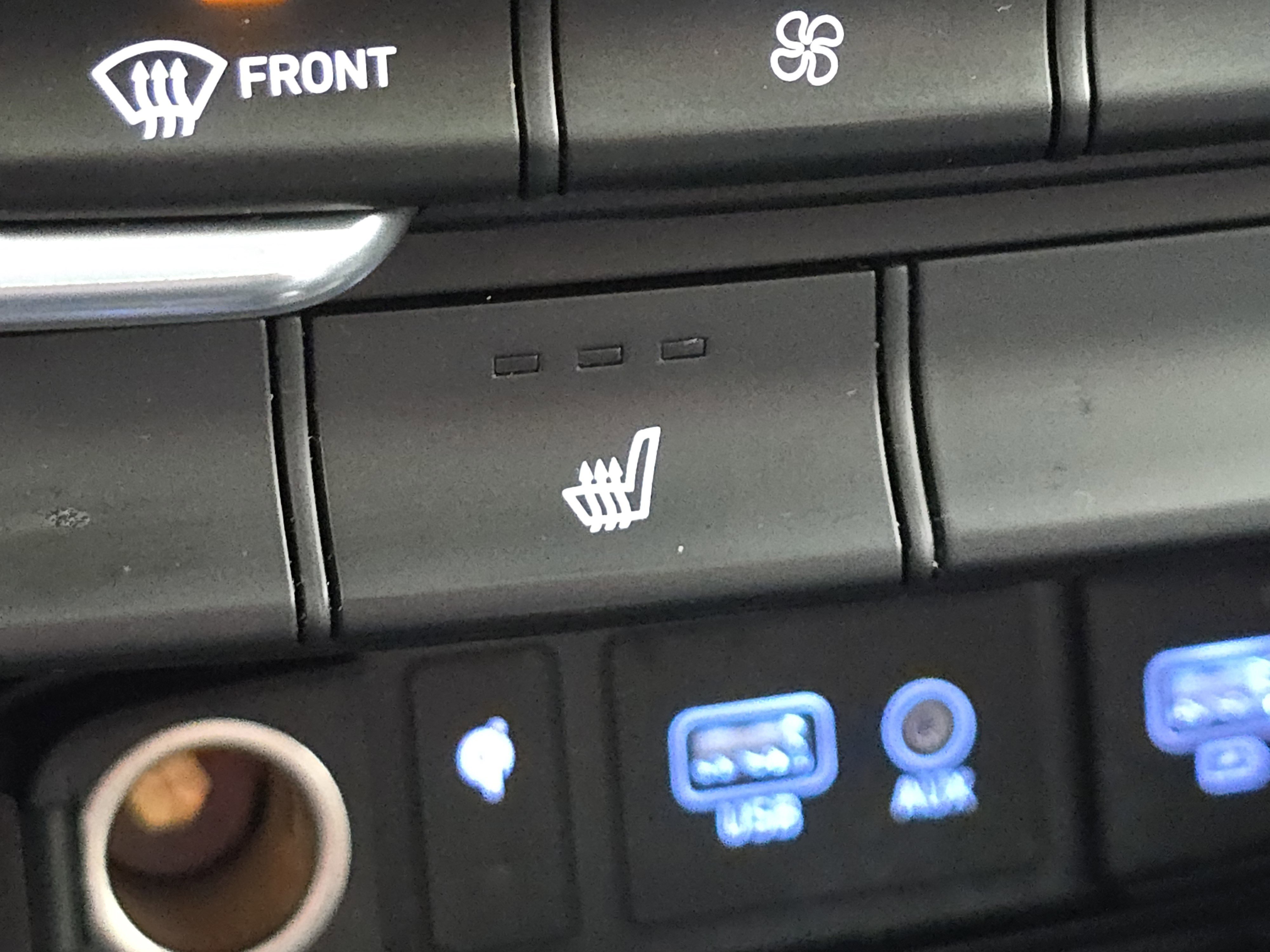 Used 2020 Hyundai Santa Fe SEL w/ Convenience + Premium Package image 22