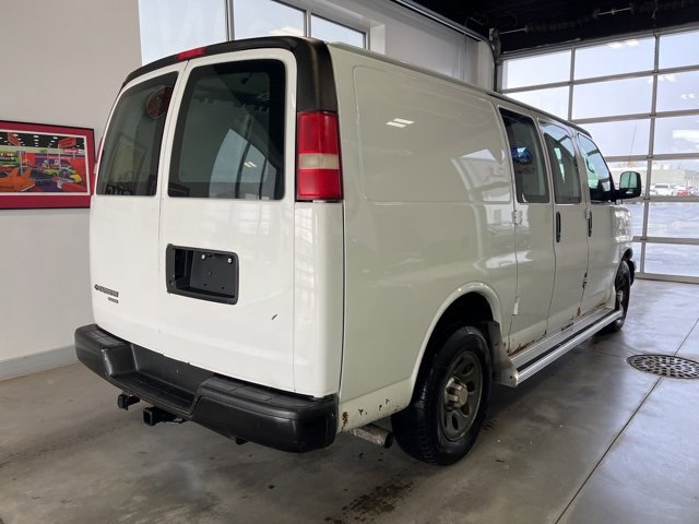 Used 2011 Chevrolet Express 1500 image 4